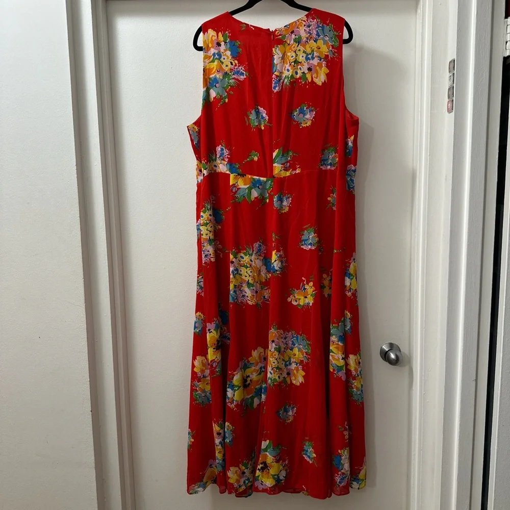 NWT Ralph Lauren Floral Print Sleeveless Dress
Size: 18W | Retail: $175.00 USD - Picture 2 of 4